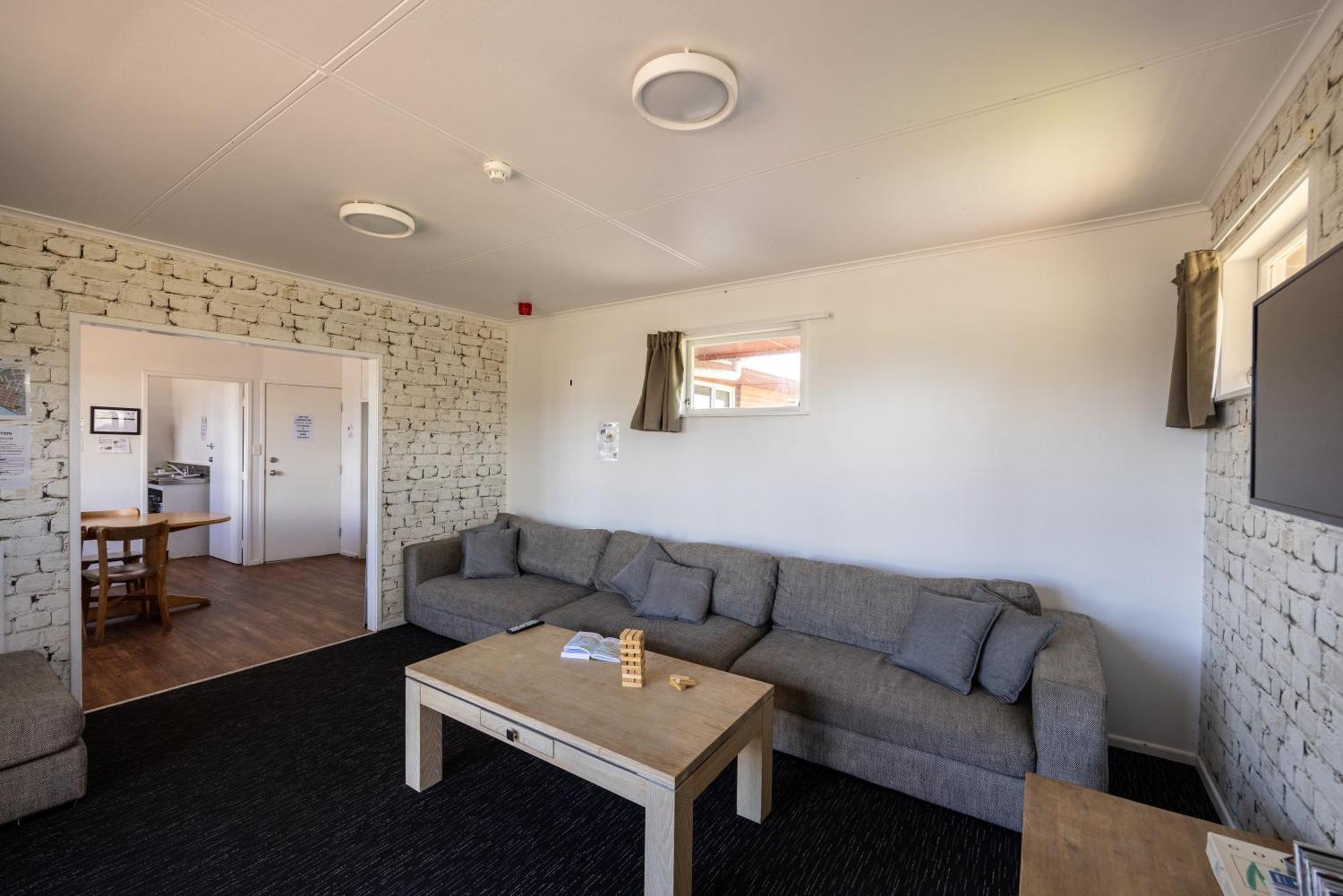 Haka House Taupo Pansiyon Dış mekan fotoğraf