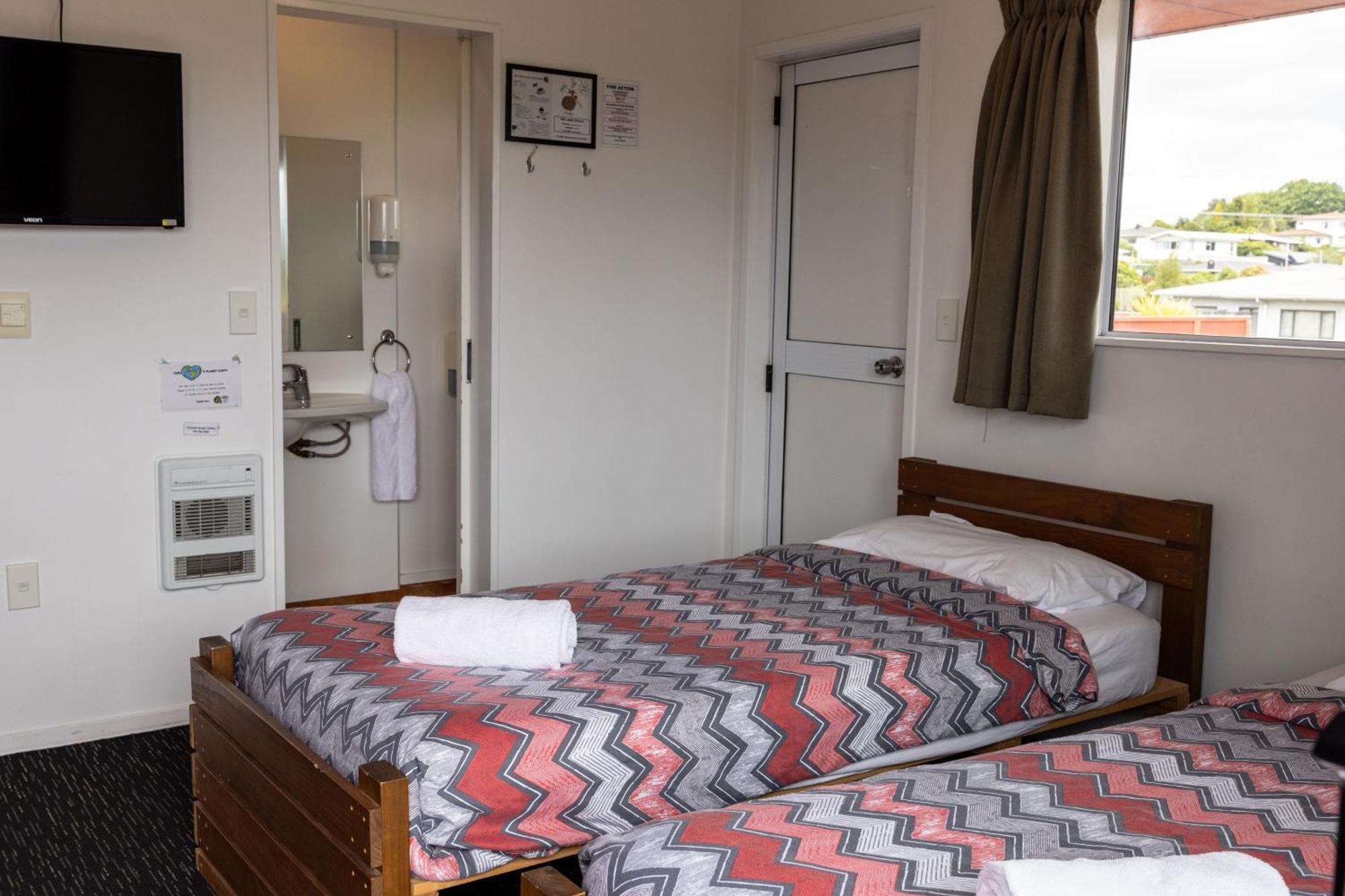 Haka House Taupo Pansiyon Dış mekan fotoğraf