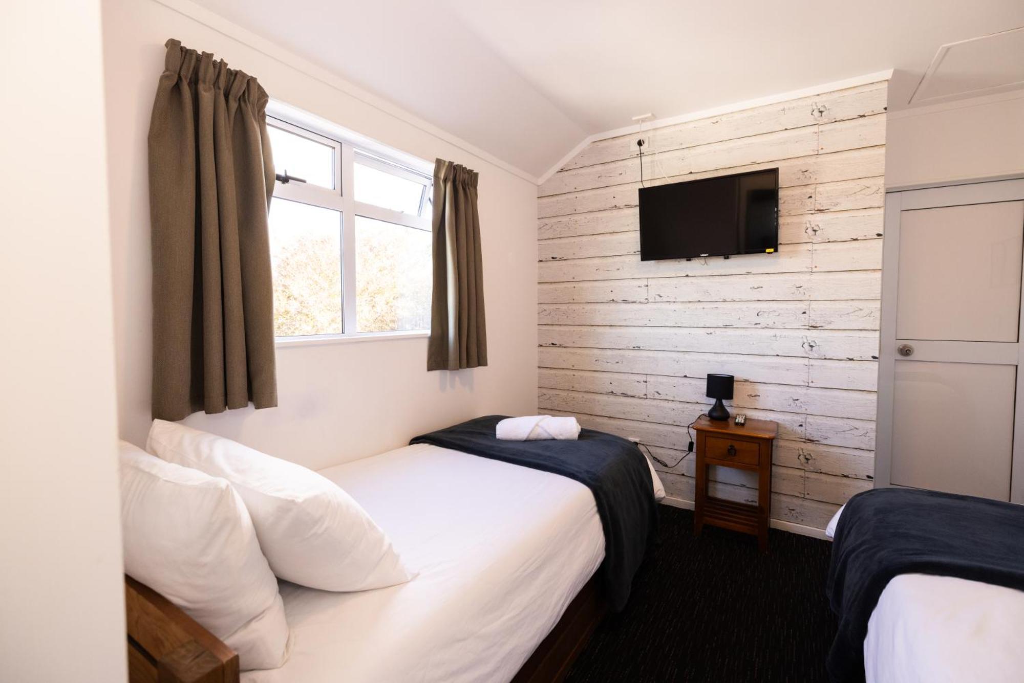 Haka House Taupo Pansiyon Dış mekan fotoğraf