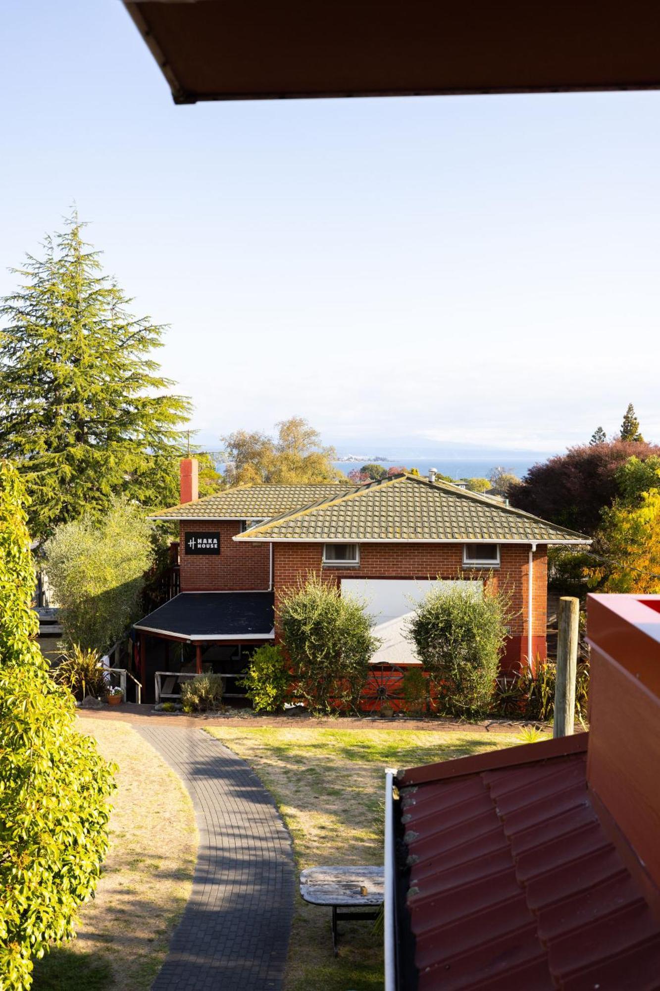 Haka House Taupo Pansiyon Dış mekan fotoğraf